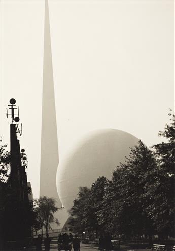 HERBERT MITCHELL (1898-1980) A small archive of approximately 140 New York City photographs attributed to the photographer.